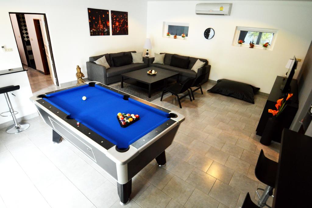 Ruamchok Ocean View Apartment Pattaya Exterior photo